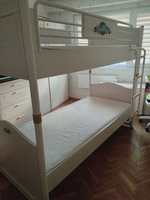 Двуетажно легло Flora