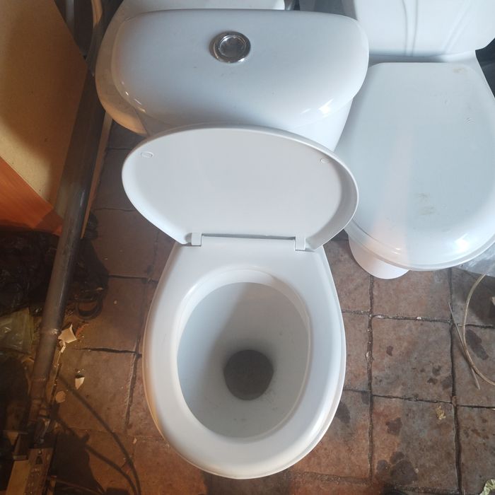 унитаз в хорошем состоянии