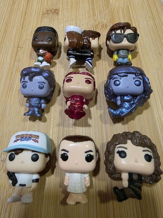 Фигурки очень странные дела Kinder Joy