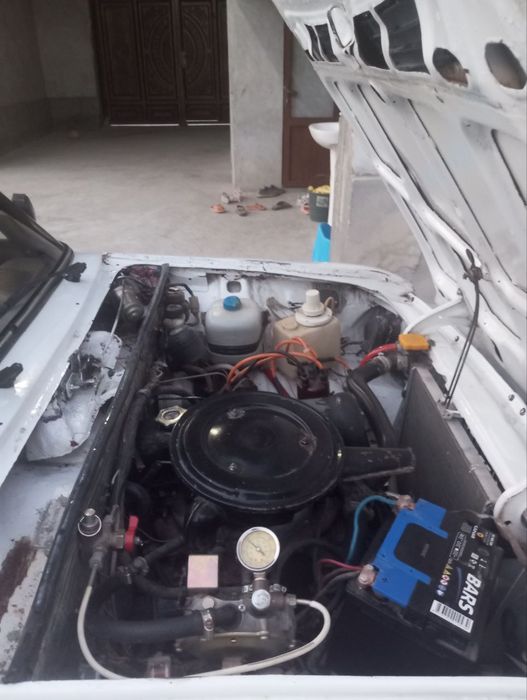 Jiguli sotiladi 
Narxi 15mln kelishiladi
Yili 88 
100 talik metani bor