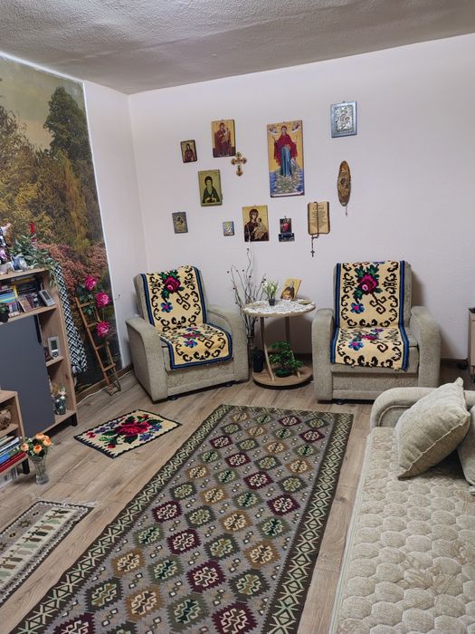 Vând apartament2camereMihai Bravu Bravu