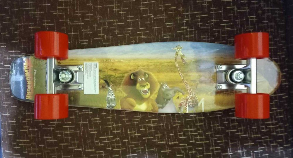 Skateboard Madagascar Pombar, nou