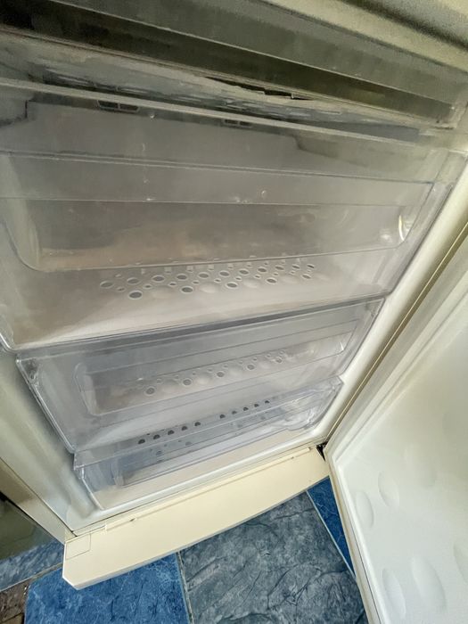 Холодильник Samsung (2012)