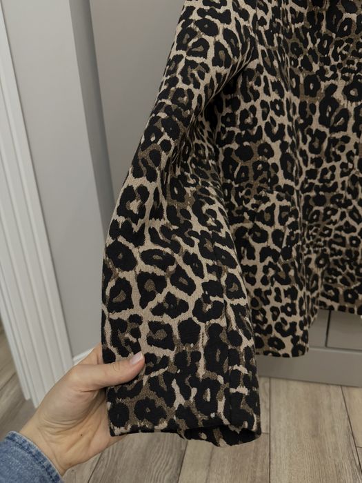 Стильный пиджак MANGO