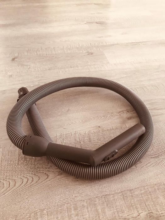 Продам 2 новых трубки для пылесоса