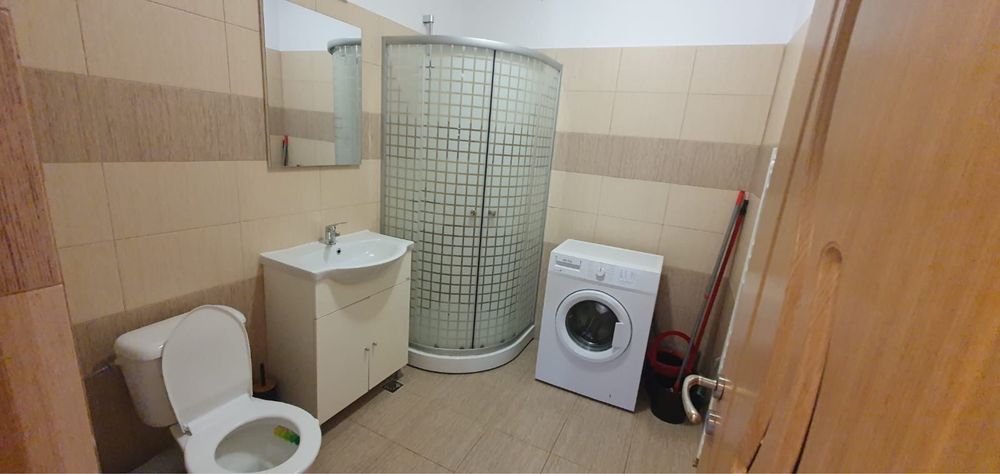 Inchiriez apartament 3camere