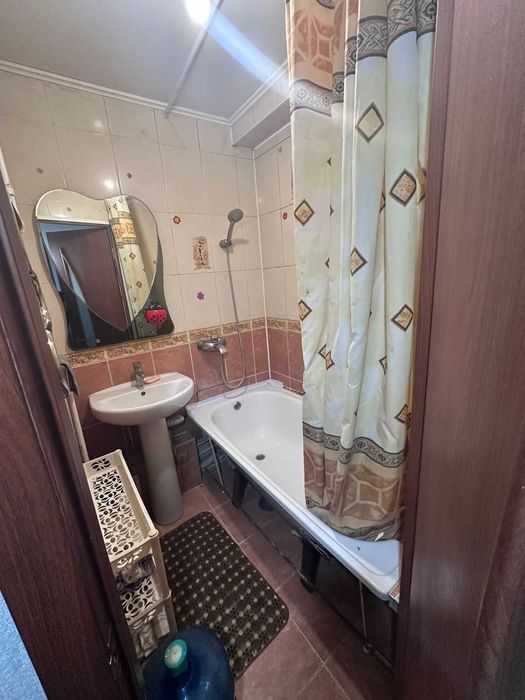 Продам 3 комн квартиру в центре