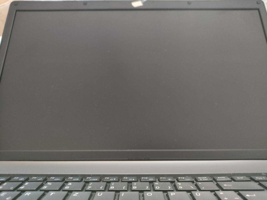 laptop terra nu afiseaza