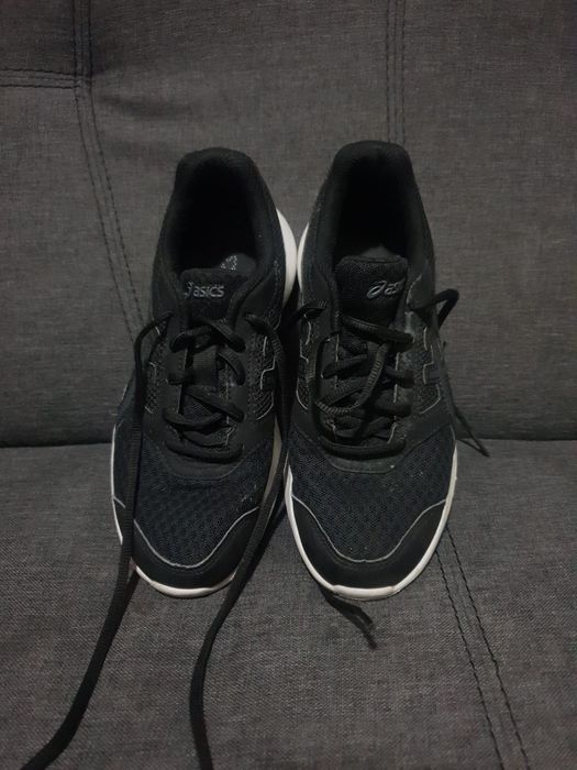 Asics adidasi. ..