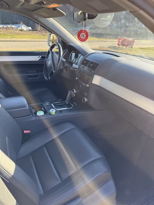 Vw Toureg 2.5tdi, automat,2008,inmatriculat in romania de 10luni,