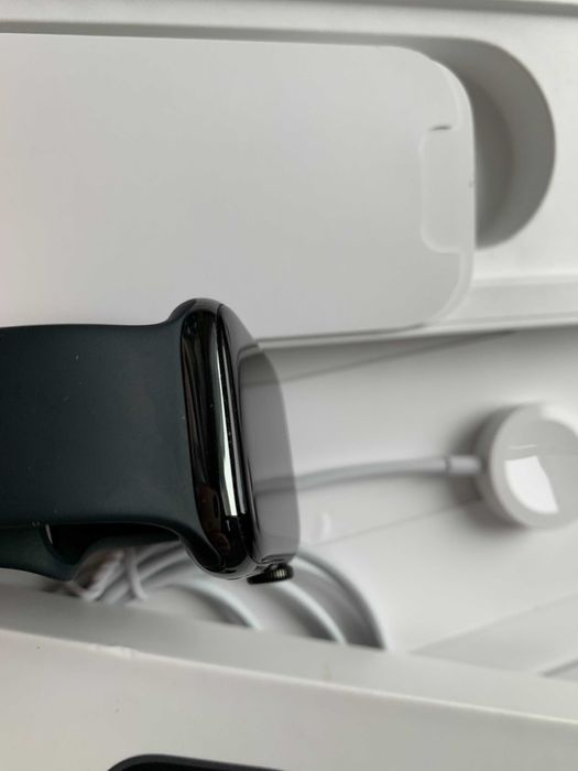 Apple Watch SE 1st Gen 44mm Space Grey