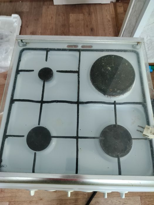 Продам газ плиту
