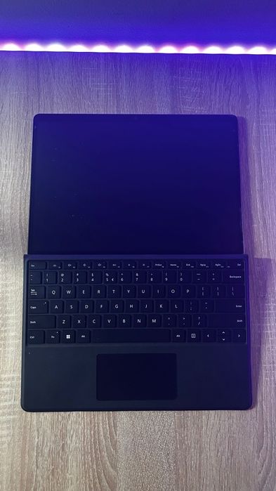 Microsoft Surface Pro 11 (Model Nou) – Stare Excelentă + Accesorii