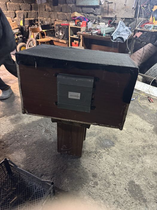 продам сабвуфер с усилителем