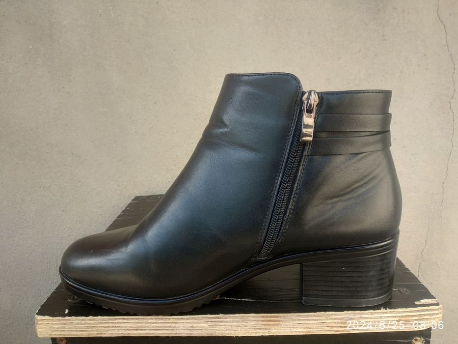 Ayollar sapoglari sotiladi