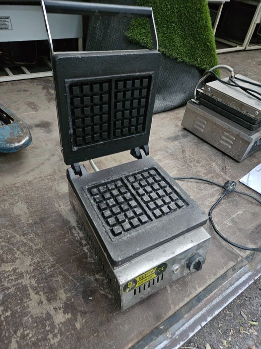 Вафельница бутербродница электровафельница