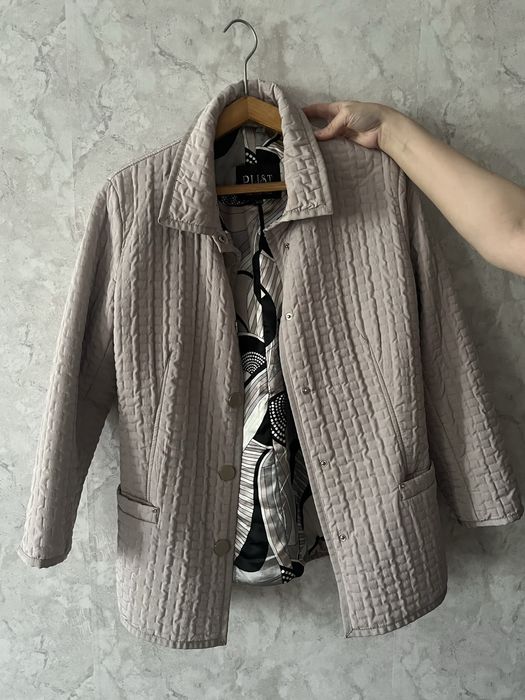 Продам куртку в отличном  состоянии