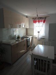 Închiriez apartament 2 camere