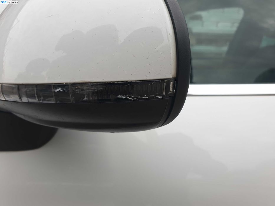 Oglinda Stanga Electrica cu Rabatare si Lumina Ambientala cu Imperfectiune Volkswagen Touareg 7P 2011 - 2018 Cod 7P6857507P [K8997]