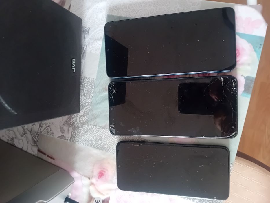 Telefone Samsung  placire sunt ok pentru piese disponibile