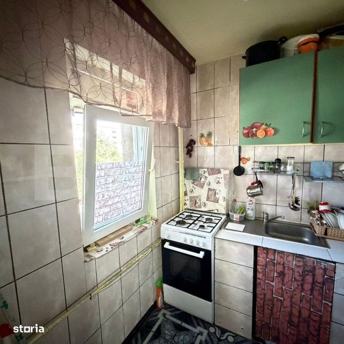 Apartament 3 camere semidecomandate, 40 mp, zona Valea Rosie