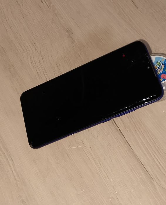 Srochna sotuladi Telefon Redmi 7