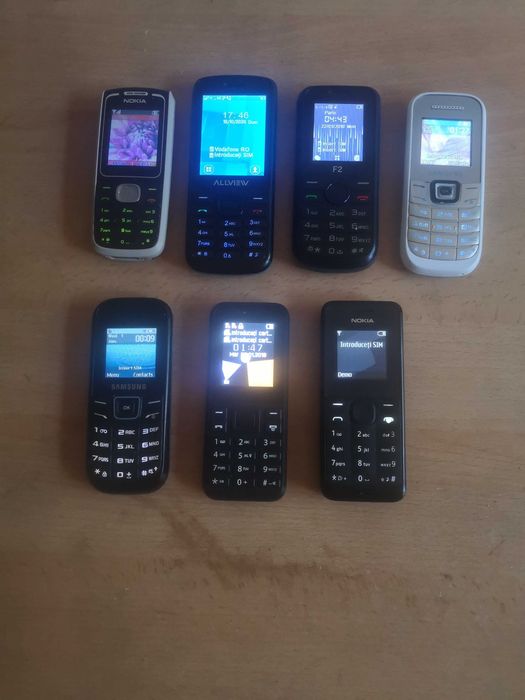 Telefon cu butoane  .