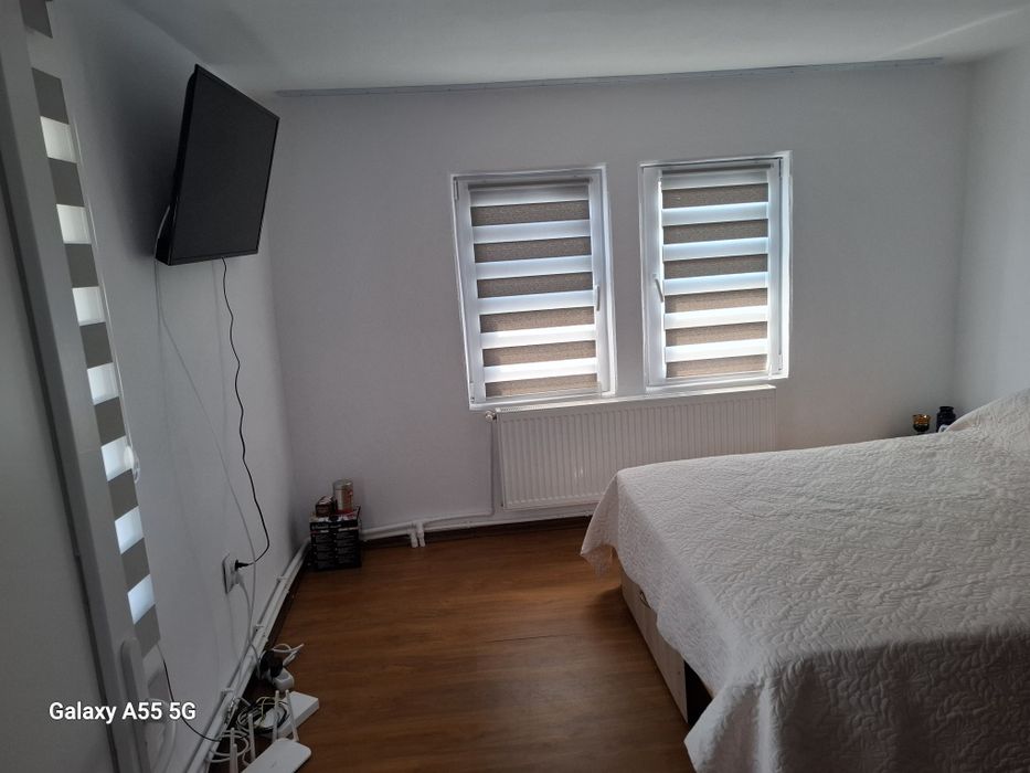 Vând casă în Câmpulung Muscel 3 camere și teren 1320 mp