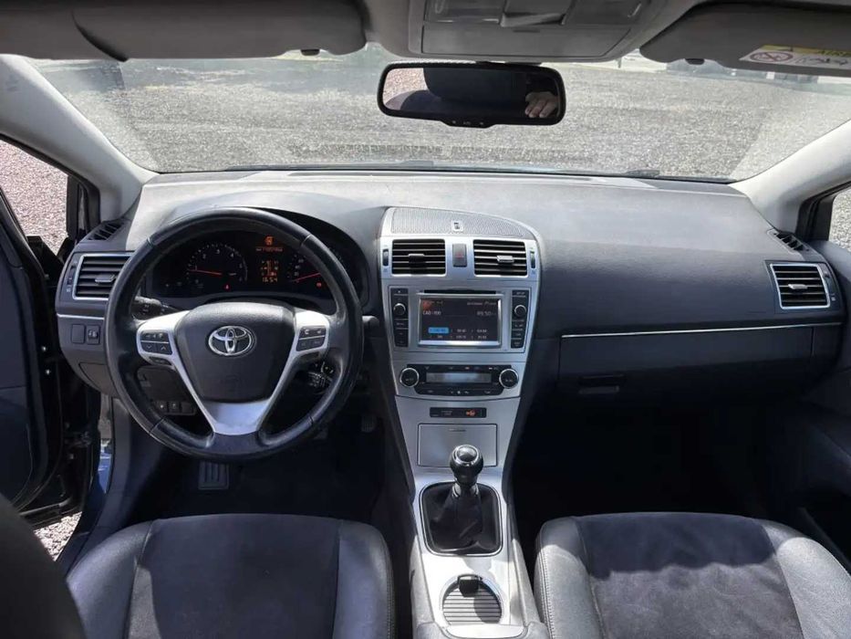 На части Toyota Avensis T27 2.0d4d 124к.с. Facelift На Части 2014г.