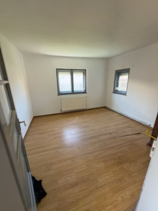 Casă de vânzare în Roșiorii de Vede – zonă centrală, str. 1 Decembrie
