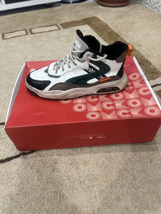 Кроссовки весна 2000