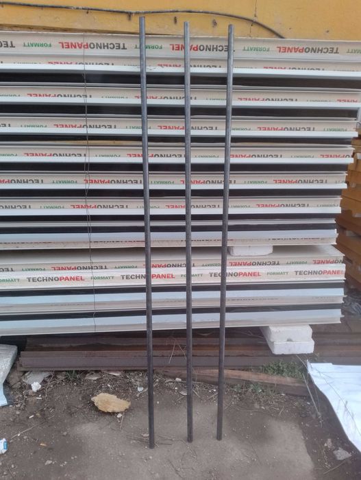 Метални колци за домати и краставици.