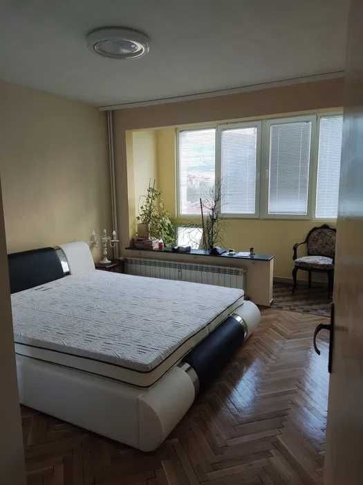 Дава се под наем Двустаен апартамент в София, Красно село - 65 кв.м за 450 € - Снимка #1