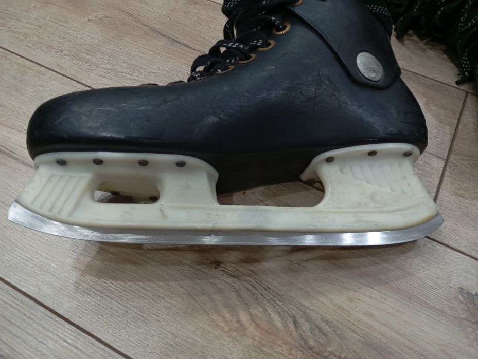 Продам коньки Salvo