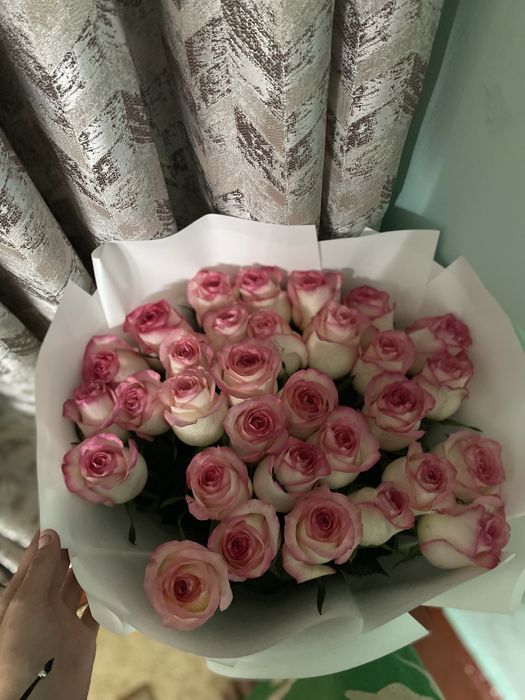 Метровый ақ роза сатылады