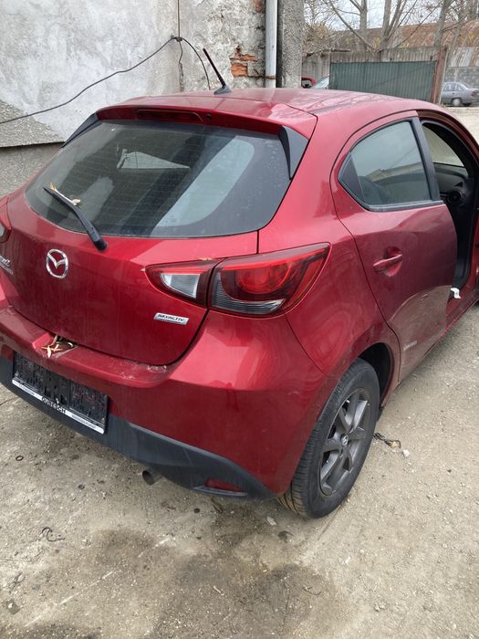 Mazda 2  на части