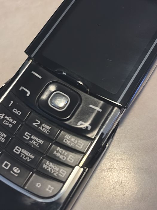 Nokia 8600 lunaа