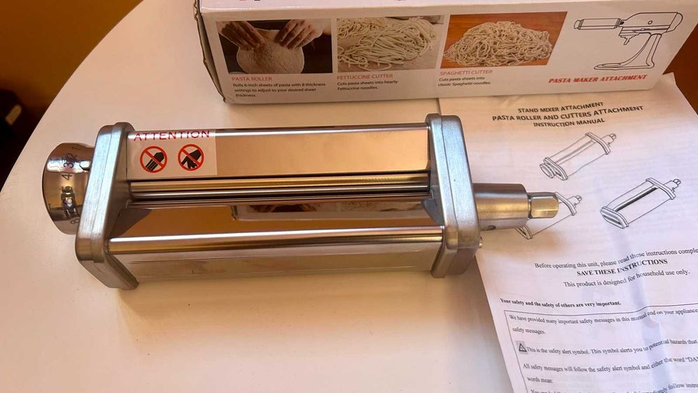 Машина за паста от неръждаема стомана е съвместима с кухненски робот