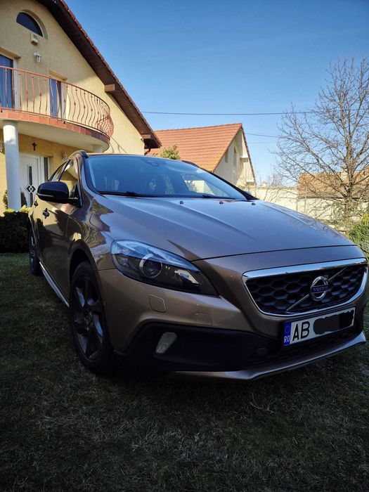 VOLVO V40 2013 — imagine 1