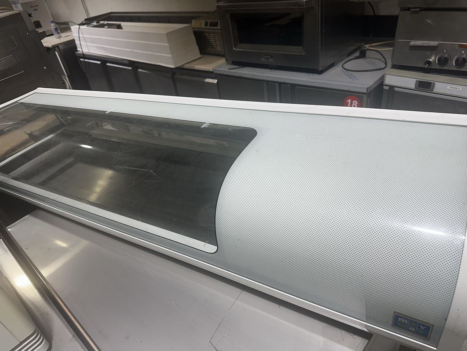 Хладилна витрина за суши