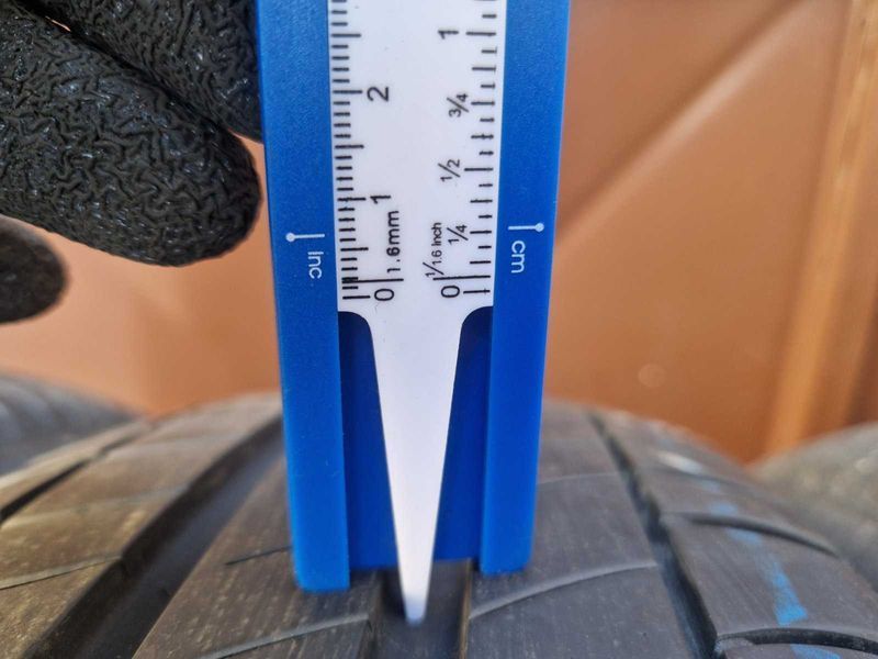 4 Michelin R17 215/65
летни гуми 
DOT3519