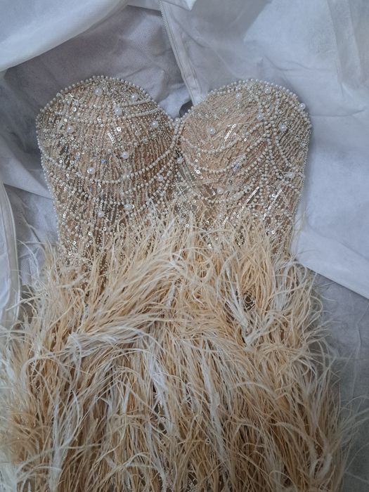 Продавам бална рокля