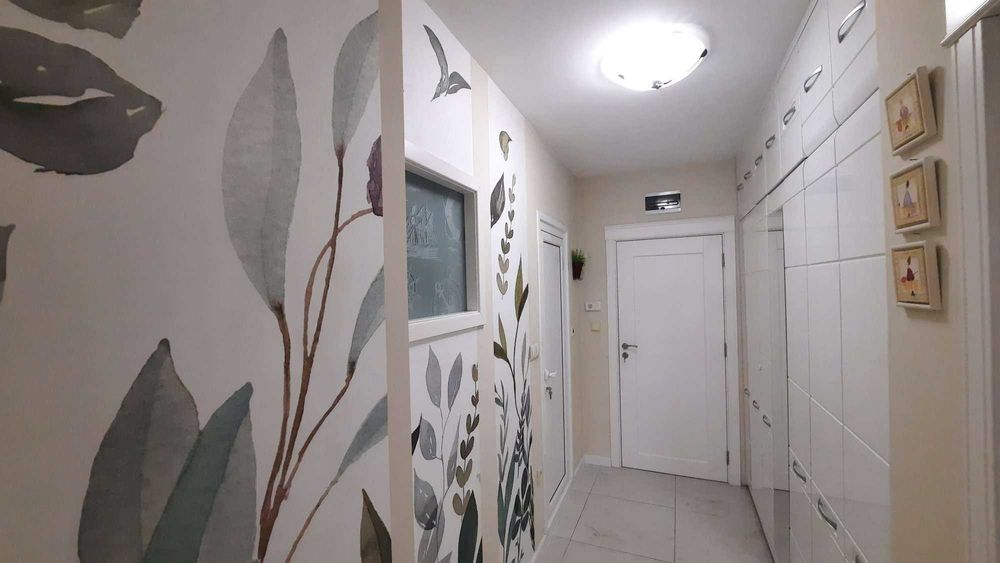 Дава се под наем Тристаен апартамент в Варна, Център - 100 кв.м за 847.62 € - Снимка #13