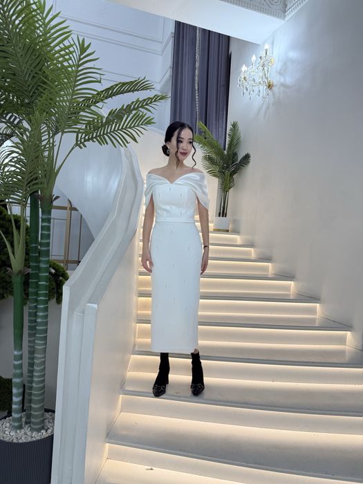 Платье белое нарядное красивое