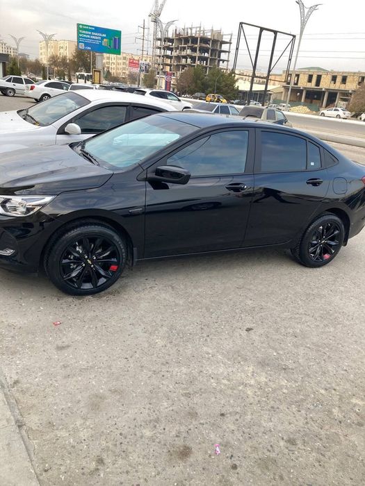 Onix turbo  sotiladi