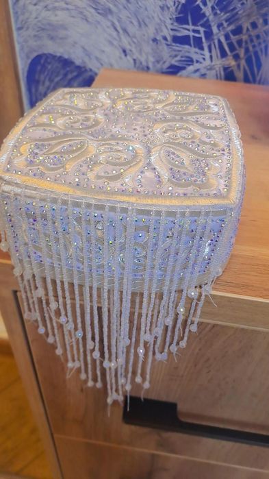 Келинлар учун ёпинчик ва дупписи билан бирга