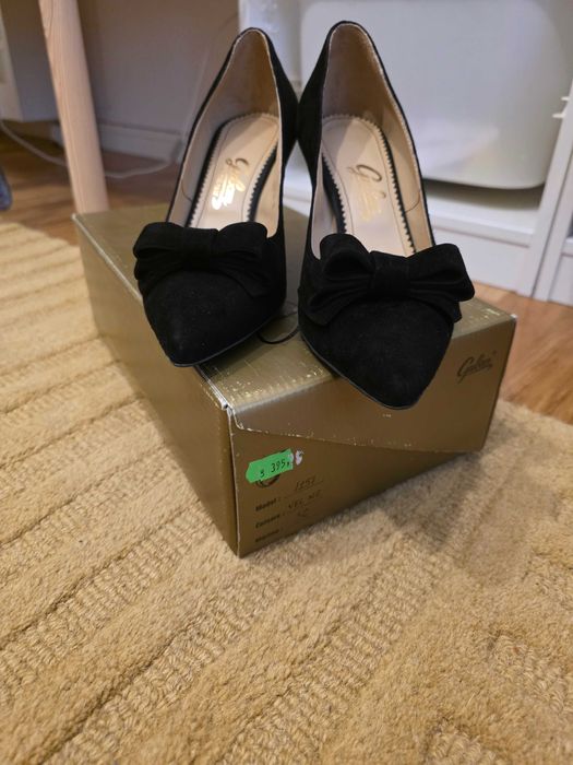 Pantofi cu toc Guban