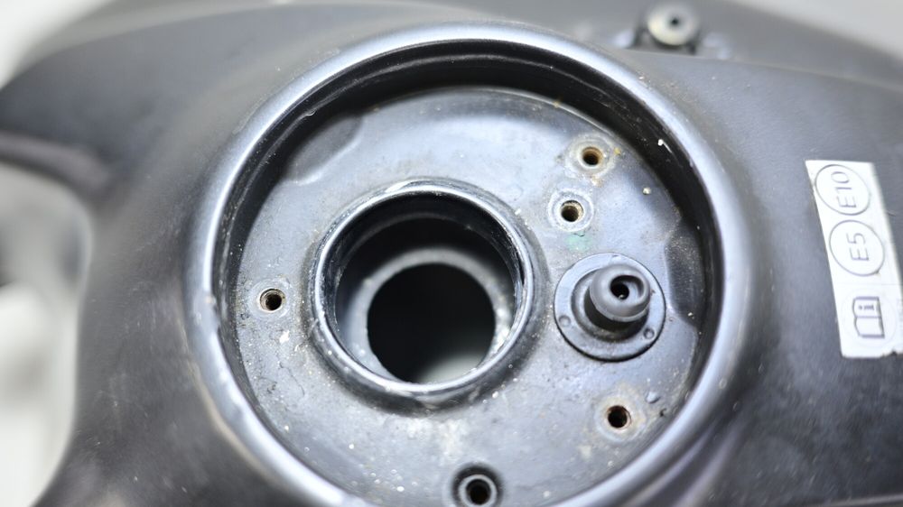 Ducati Monster 937 2021 2025 Rezervor de benzina