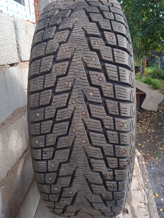 Продам зимние шины на льтье