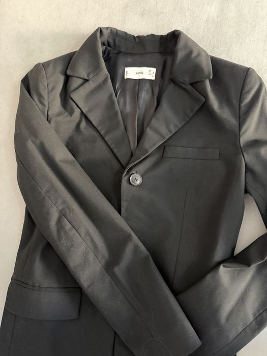 Классический приталенный пиджак Mango